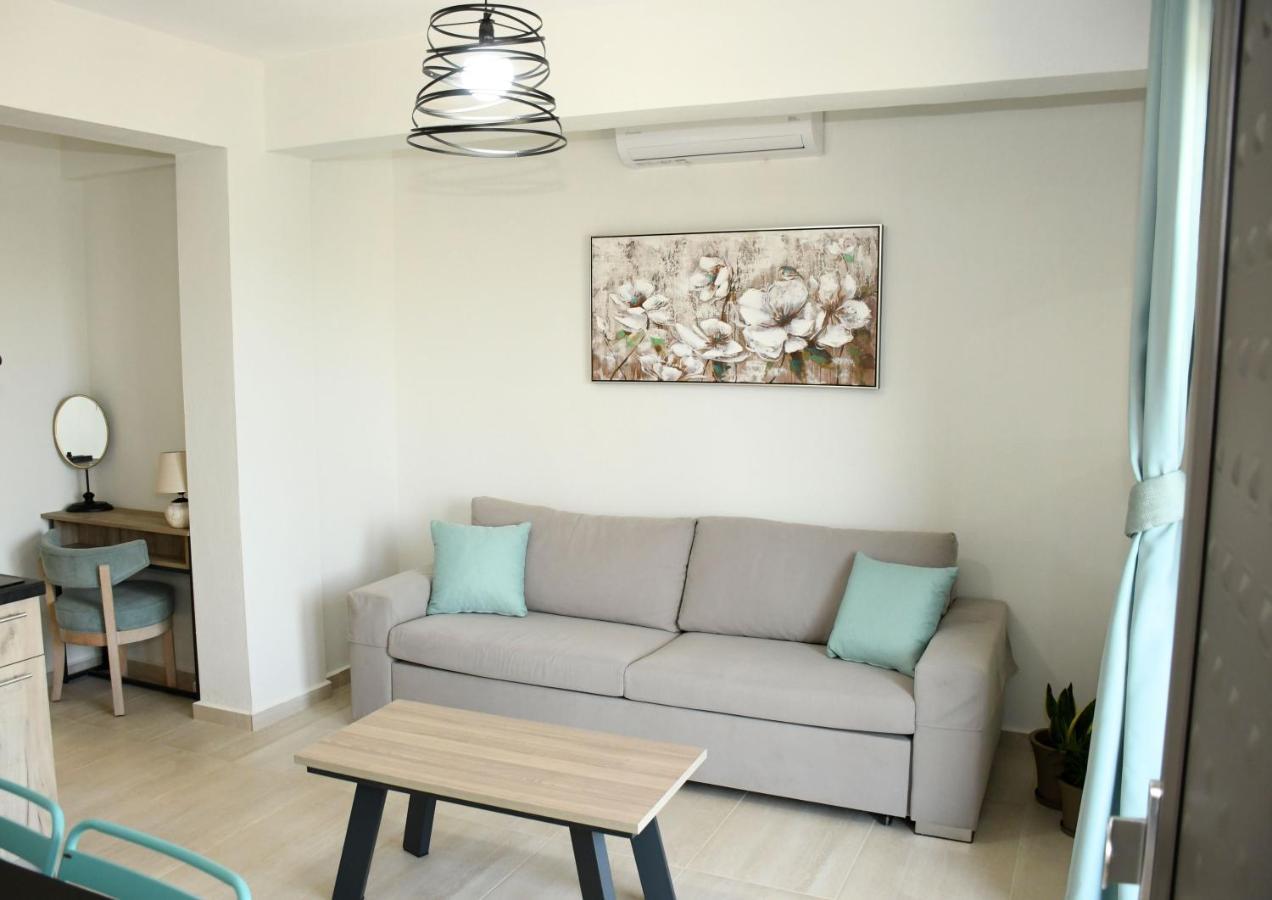 Theano Luxury Suites Nikiti מראה חיצוני תמונה