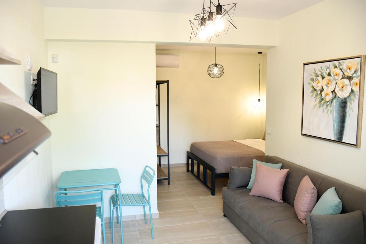 Theano Luxury Suites Nikiti מראה חיצוני תמונה