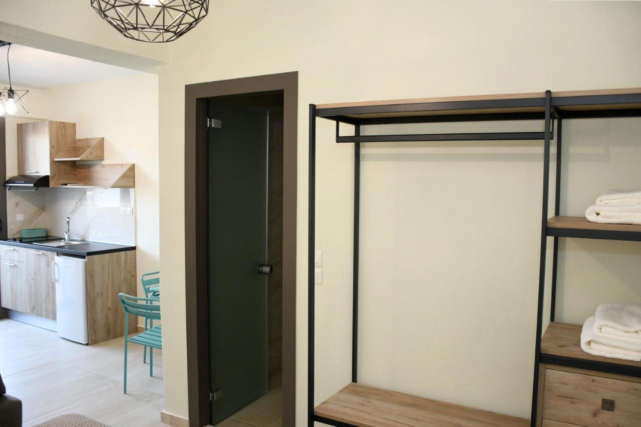 Theano Luxury Suites Nikiti מראה חיצוני תמונה