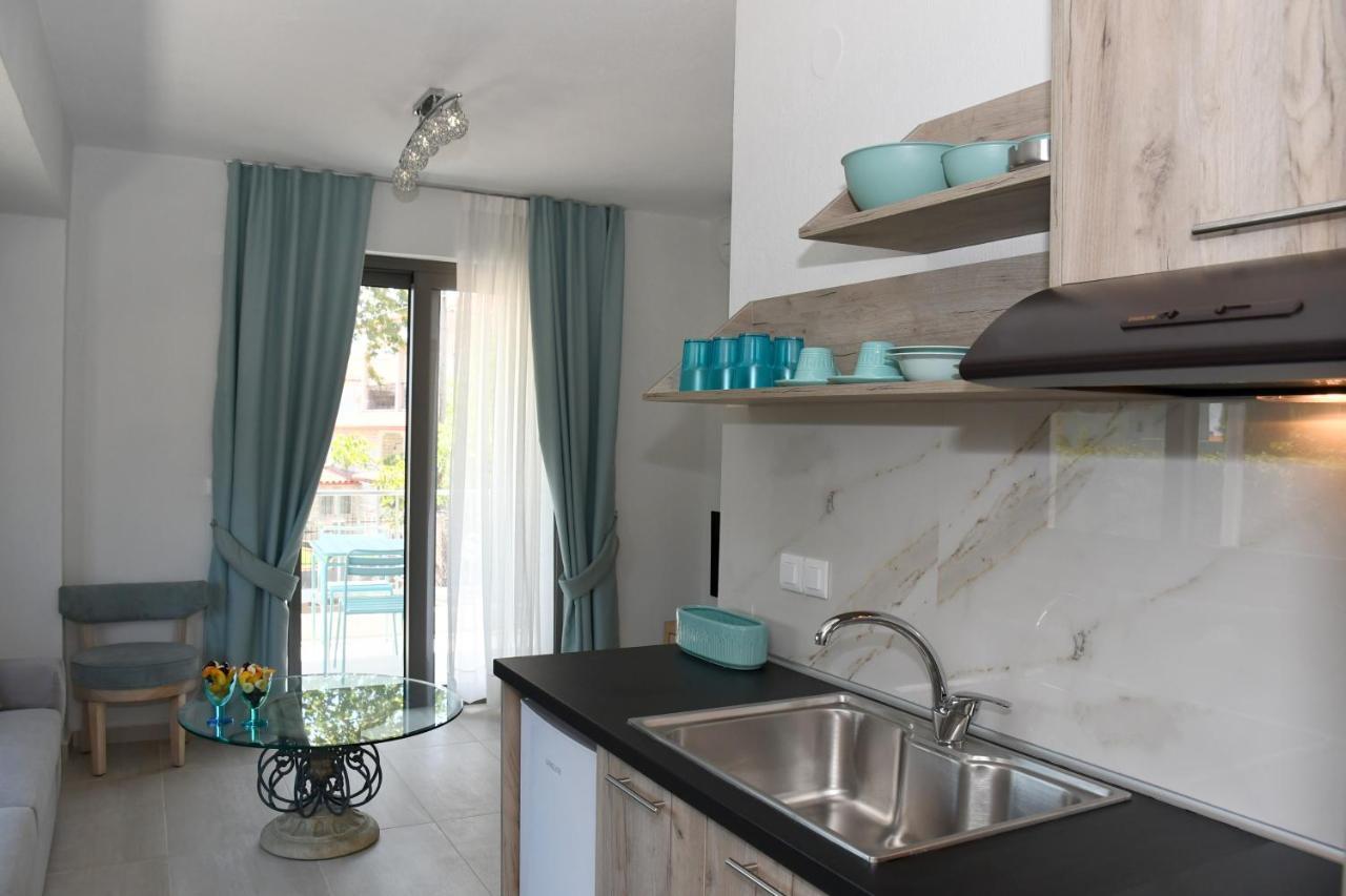 Theano Luxury Suites Nikiti מראה חיצוני תמונה
